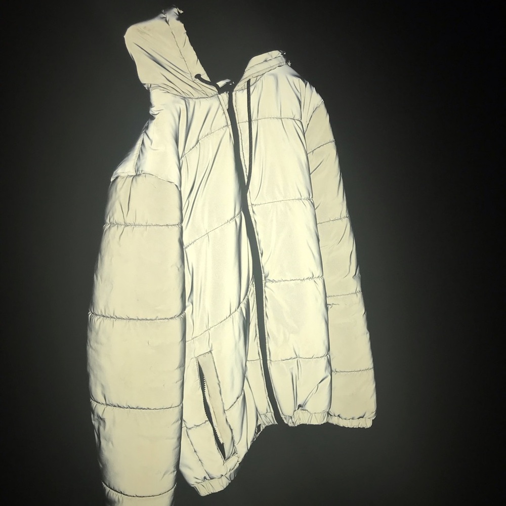 Selling a Reflective jacket only been worn 3